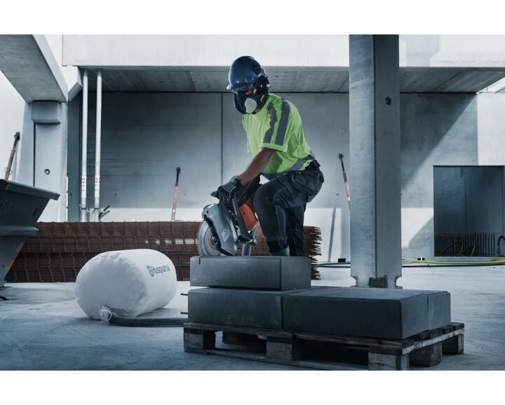 Husqvarna Construction K 770 Dry Cut 3.7kW 12 Inch Gas Power Cutter Body Only Reconditioned, large image number 8