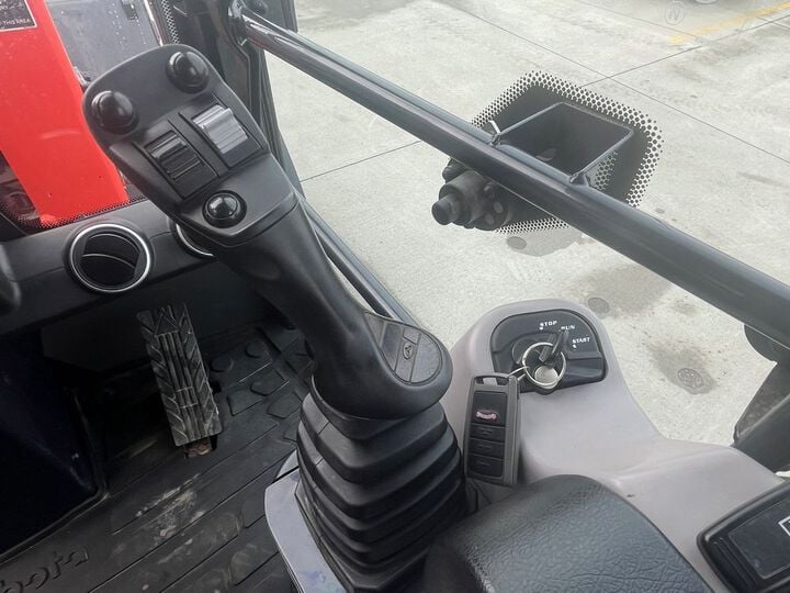 Kubota R640R3 64HP Gasoline-Powered Wheel Loader - Used 2022, large image number 12