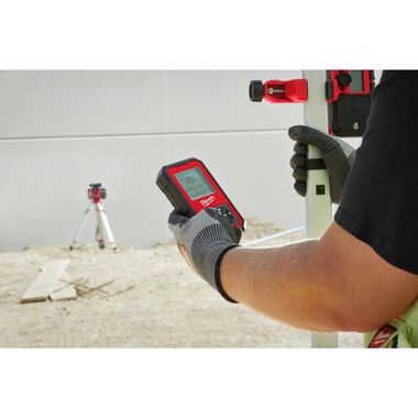 Milwaukee M18 Red Exterior Dual Slope Rotary Laser Level Kit with 