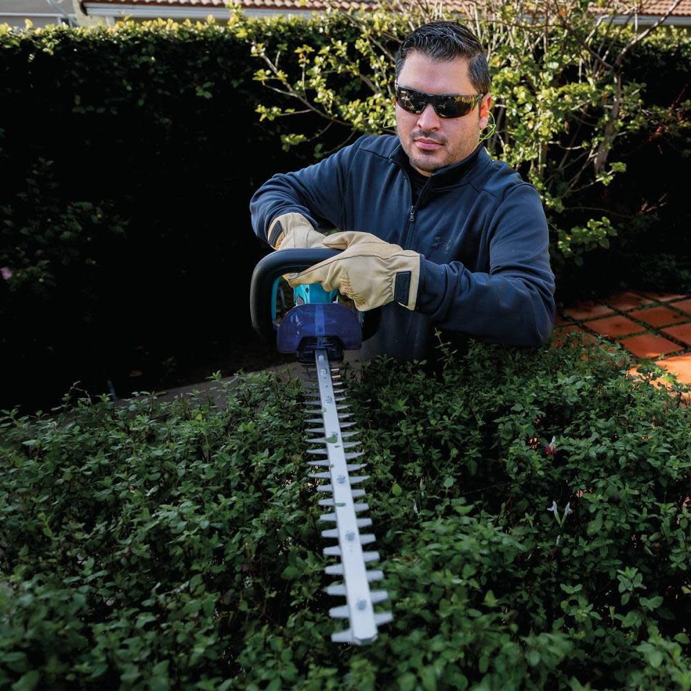 Makita 18V LXT Cordless 24 in Hedge Trimmer Bare Tool XHU10Z
