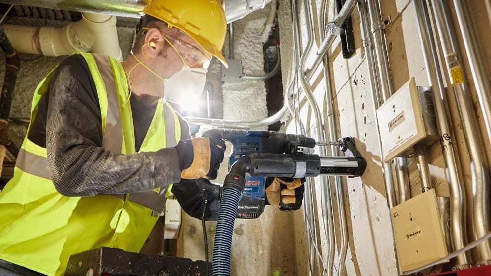 Bosch 1 1/8in SDS-plus Rotary Hammer Reconditioned, large image number 2