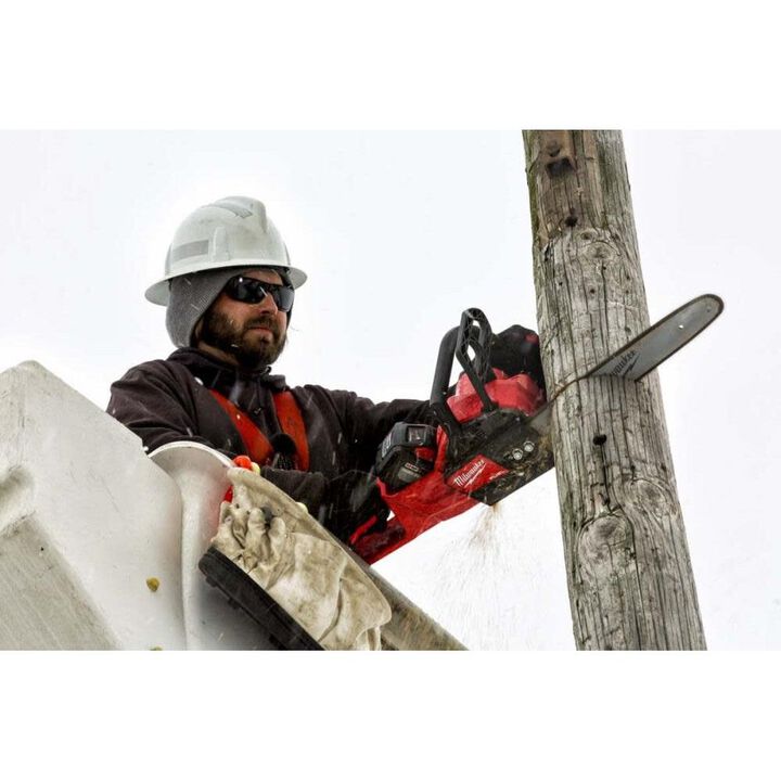 Milwaukee M18 Chainsaw - Reconditioned (Bare Tool), 1 Quart Oregon Bar and Chain Oil Bundle, large image number 9