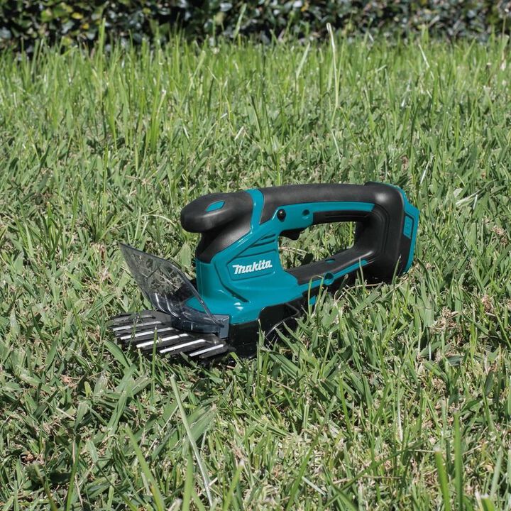 Makita 18V LXT Lithium-Ion Cordless Grass Shear (Bare Tool) & Long Handle Attachment Bundle, large image number 10
