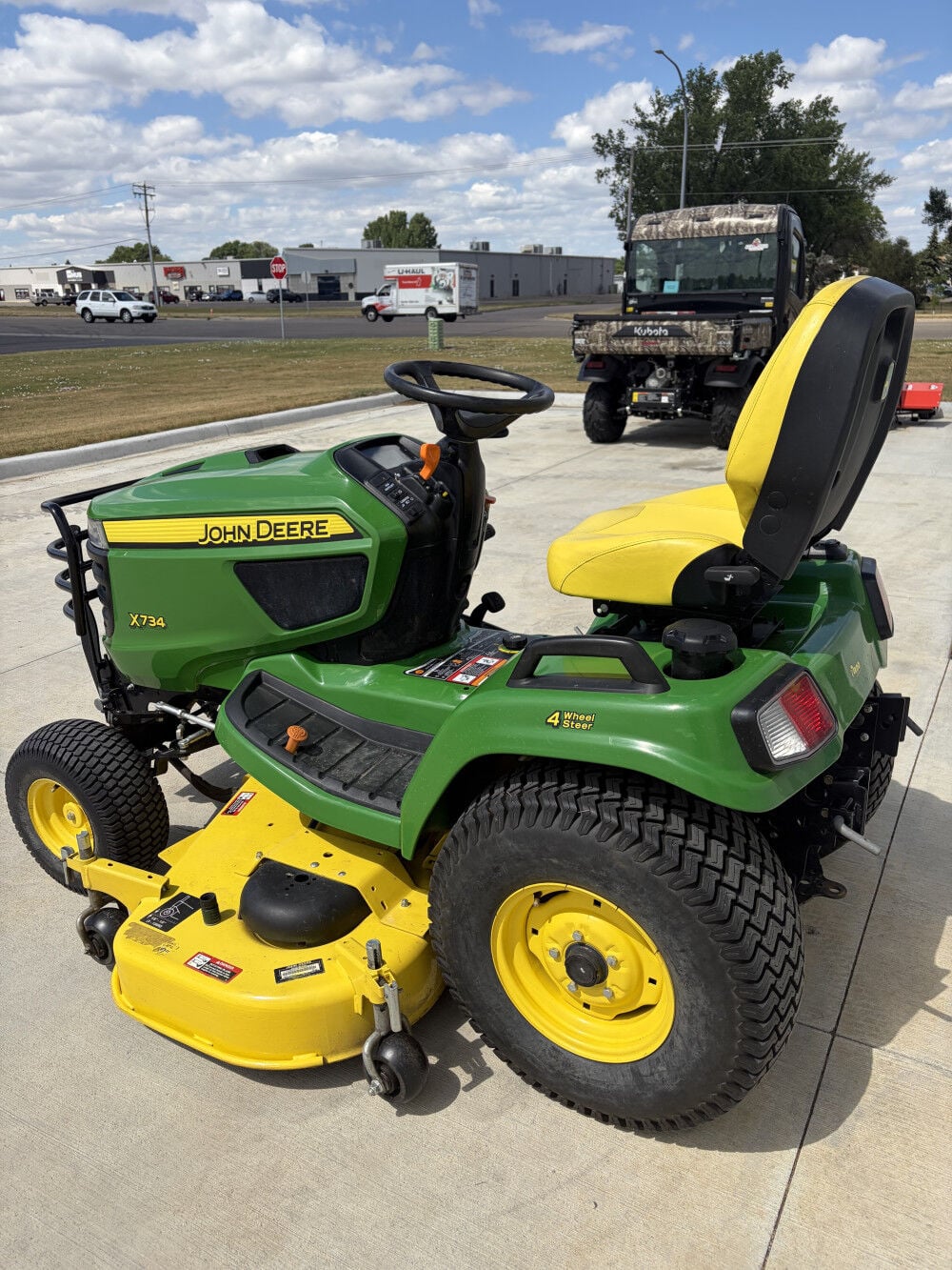 John Deere X734 25HP EFI 60 Inch Lawn Tractor Used 2017, large image number 3