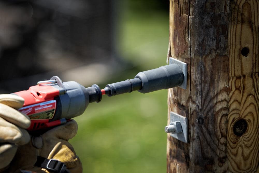 Milwaukee shockwave lineman on sale socket