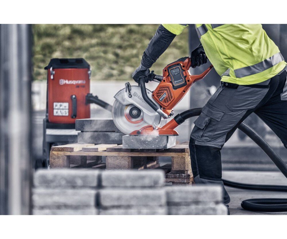 Husqvarna Construction K 540i 10-1/2 Inch Battery Power Cutter Body Only (Bare Tool) Reconditioned, large image number 9