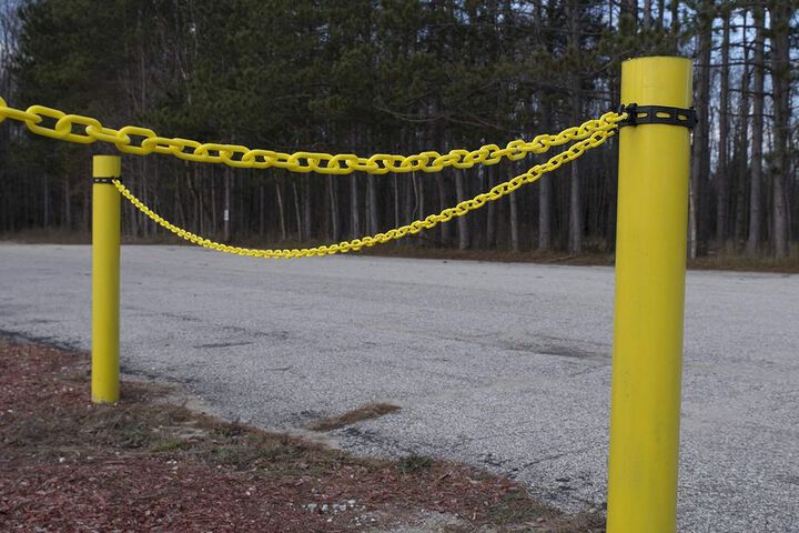 Mr Chain 2 Inch x 50 Ft Plastic Barrier Chain, large image number 1