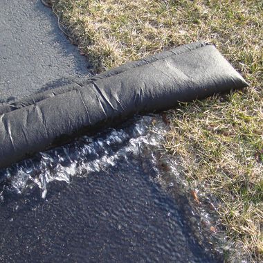 Quick Dam 10-ft L x 6-in W Self-Inflating Flood Barrier, large image number 11