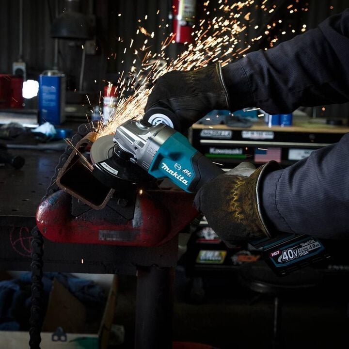 Makita 40V max XGT Paddle Switch Angle Grinder Kit 4 1/2 / 5in, large image number 11