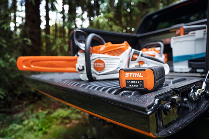 Stihl MSA 60 C-B 12 Inch Bar Battery-Powered Chainsaw with Battery, large image number 2