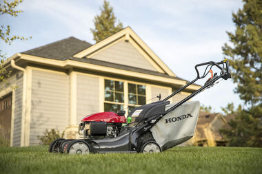 Honda 21 In. Nexite Deck Self Propelled 4-in-1 Versamow Hydrostatic Lawn Mower with GCV200 Engine Auto Choke and Roto-stop, large image number 2