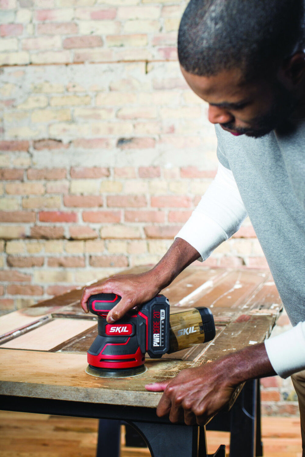 SKIL PWRCORE 20 Brushless 20V Random Orbital Sander Kit SR660302