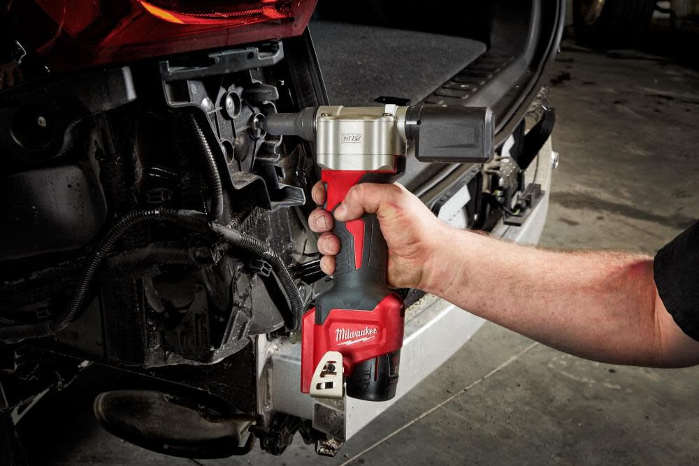 Milwaukee shop rivet tool