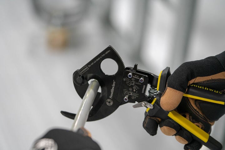 Southwire Ratcheting Cable Cutters, large image number 6