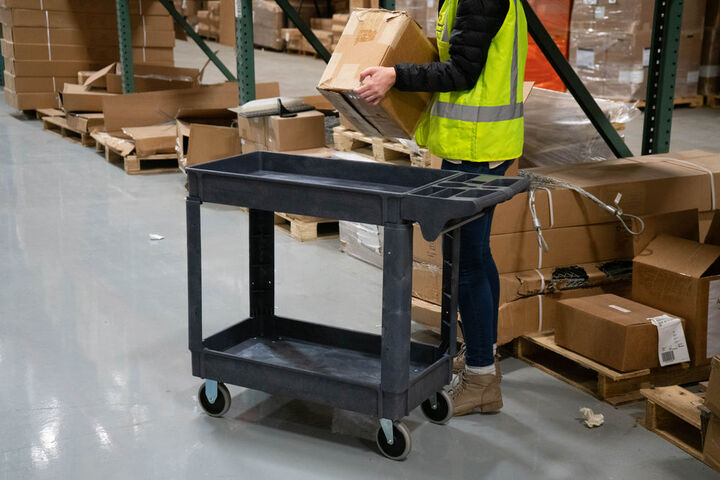Southwire Two Shelf Utility Cart Small 500 lb Weight Capacity, large image number 8