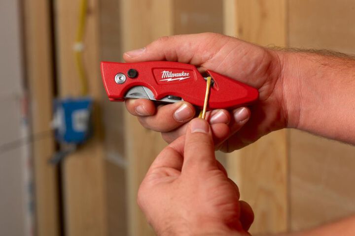 Milwaukee Fastback Flip-Blade Utility Knife, large image number 5