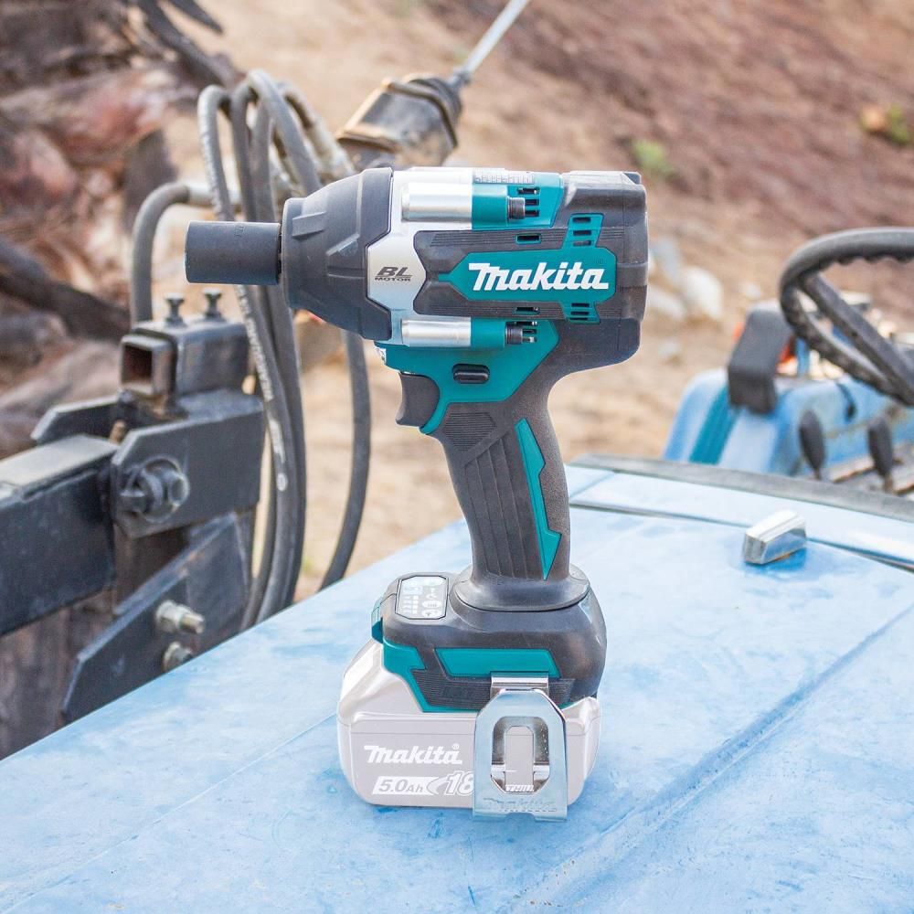 Makita 18V LXT Utility Impact Wrench with Detent Anvil 1/2in Sq Drive (Bare Tool), large image number 4