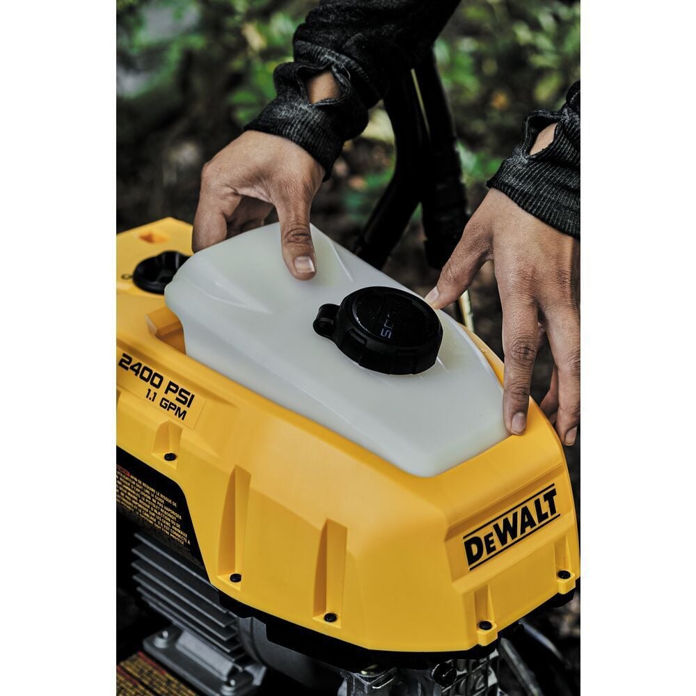 DEWALT 2400 PSI 1.1 GPM Electric Cold Water Pressure Washer with 5 Spray Nozzles, large image number 2