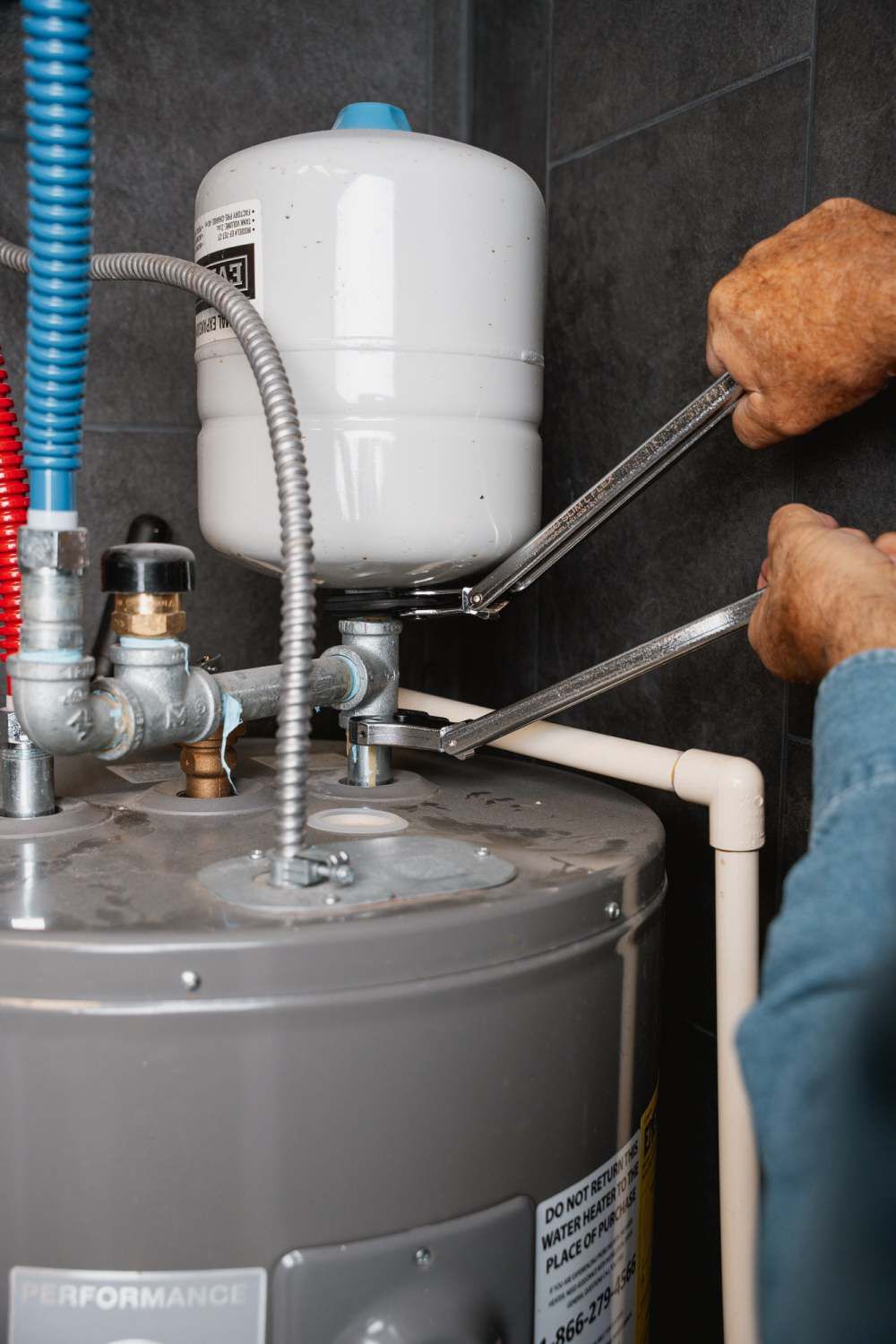 Pipe Vise 13 Inch Amigo Slim L Flex 1/2 To 1 Inch Flexible Head Pipe Wrench