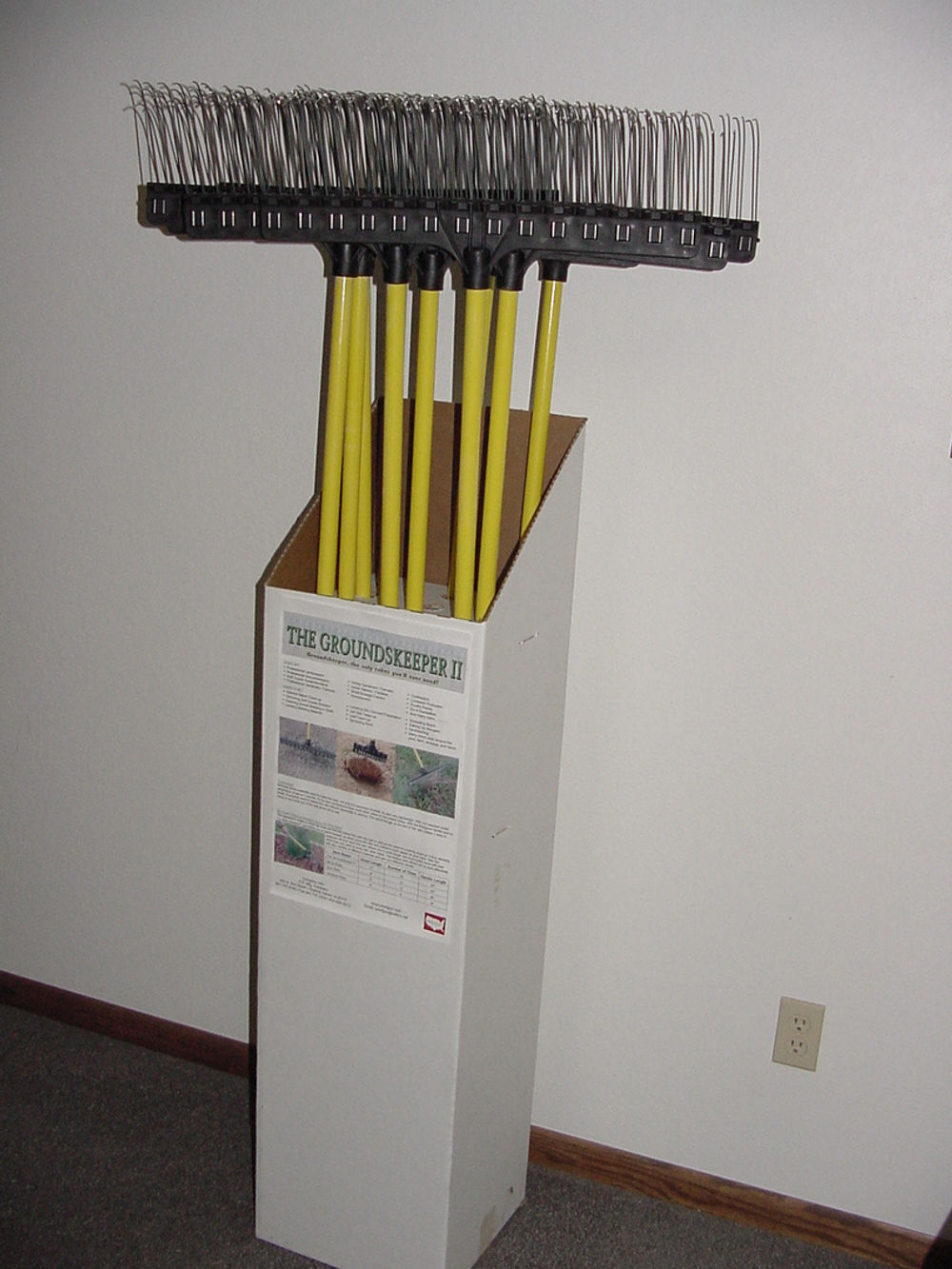 TRG Inc 21in Groundskeeper II Rake, large image number 5
