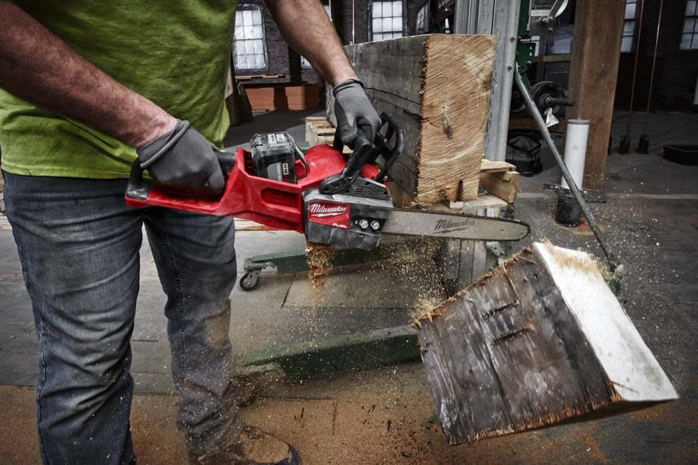 Milwaukee chainsaw deals with blower