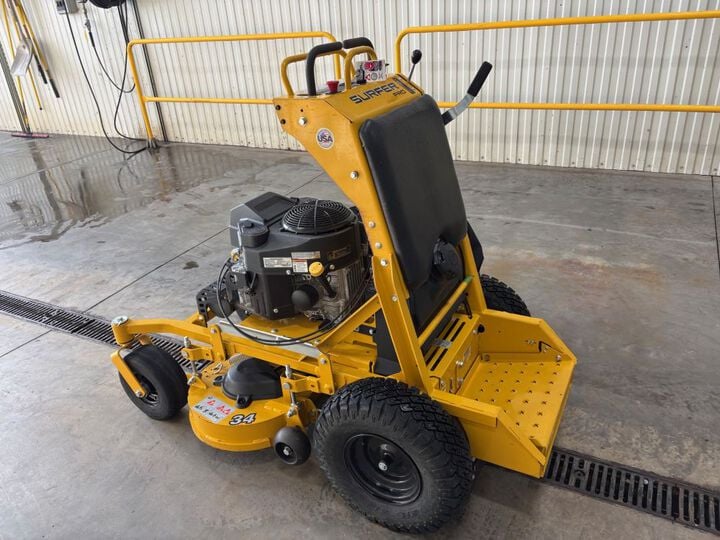 Hustler Surfer Pro 34 Inch Stand-On Zero-Turn Mower Used 2025, large image number 3