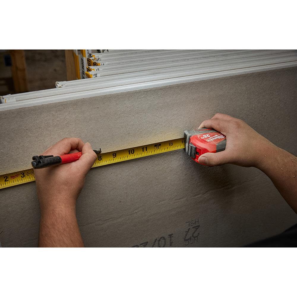 Milwaukee 25 sale foot tape measure