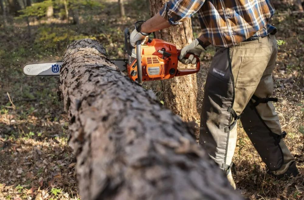 Husqvarna 460 Rancher 24in 60.3 cc 3.62HP Gas Powered Chainsaw, large image number 3
