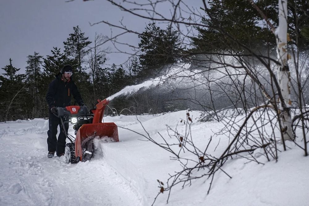 Husqvarna ST 224 Residential Snow Blower 24in 208cc, large image number 5