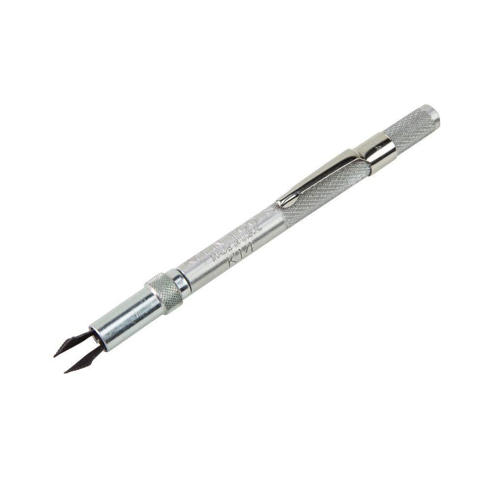 Screw store holding screwdriver