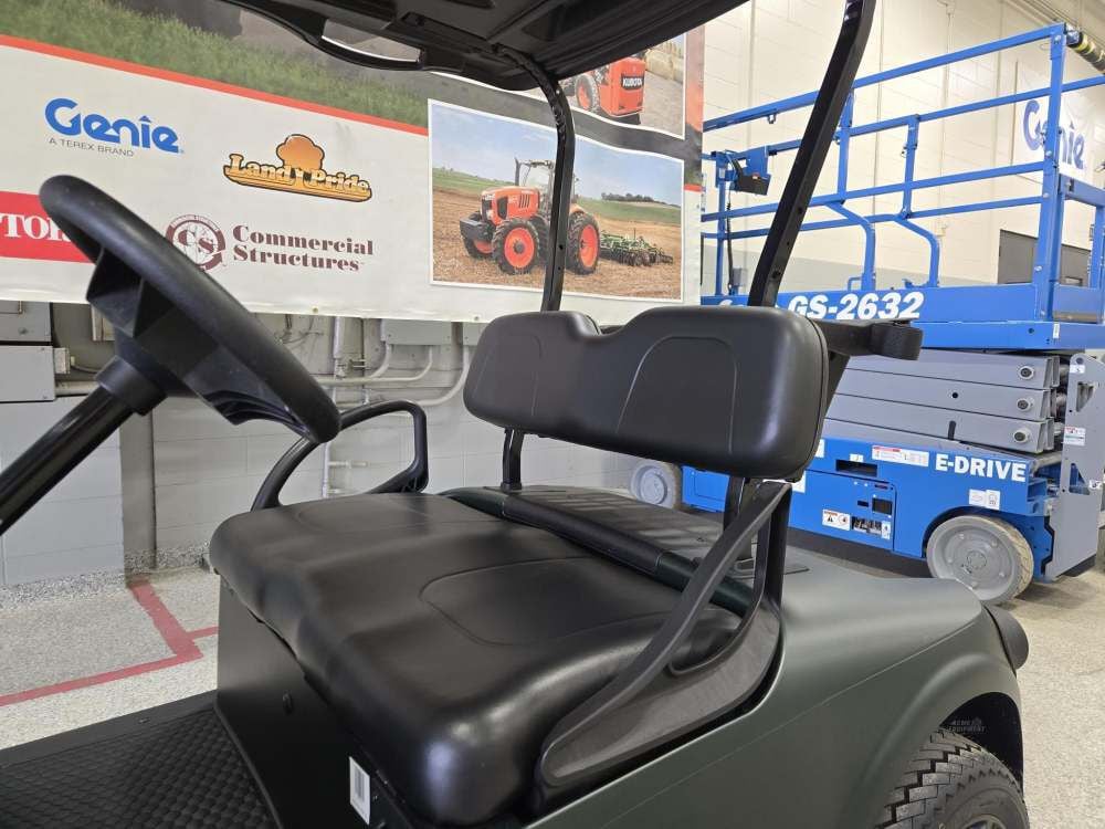 E-Z-GO Valor 2-Seat Electric Golf Cart Matte Green, large image number 14
