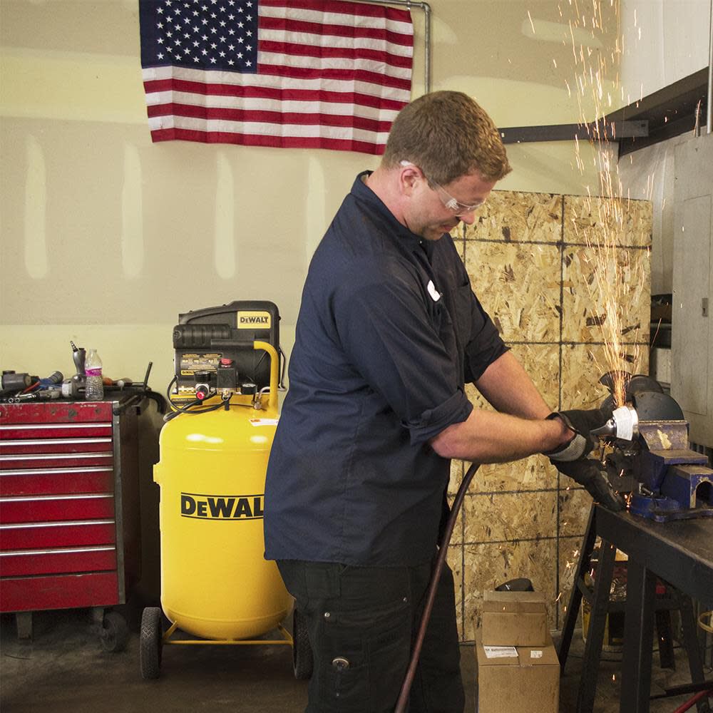 Dewalt 30 gallon air sales compressor 155 psi