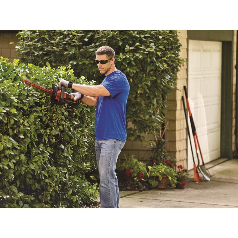 Black and decker 20v max hedge trimmer top