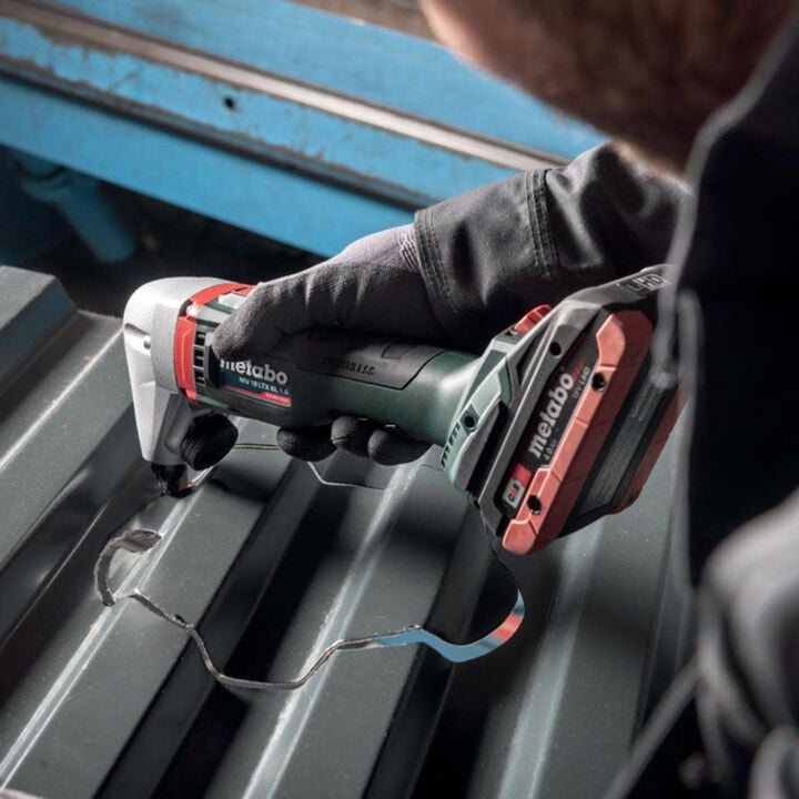 Metabo 18V 16 Gauge Nibbler 660-2360 SPM Curve Radius 1 9/16 Inch (Bare Tool), large image number 1