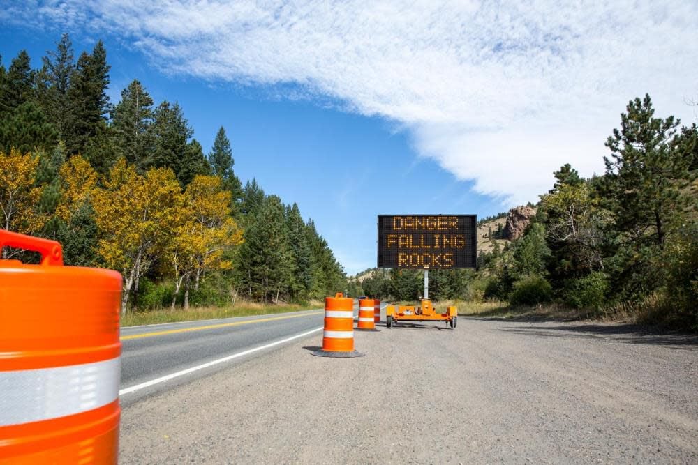 Wanco Matrix Full Sized Display Message Board with Hand Operated Winch