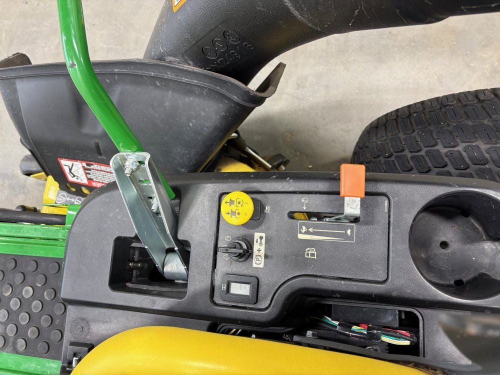 John Deere Z345R ZTrak 42 Inch 22HP Zero-Turn Mower Used 2018, large image number 10