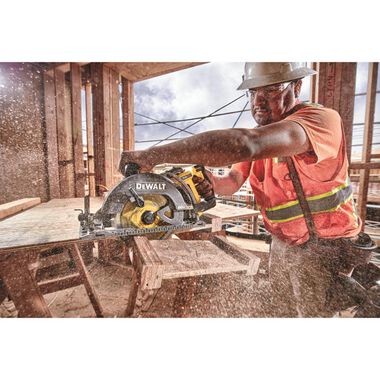 DEWALT FLEXVOLT 60V MAX 7-1/4 Worm Drive Style Saw (9.0Ah Battery) Kit, large image number 4