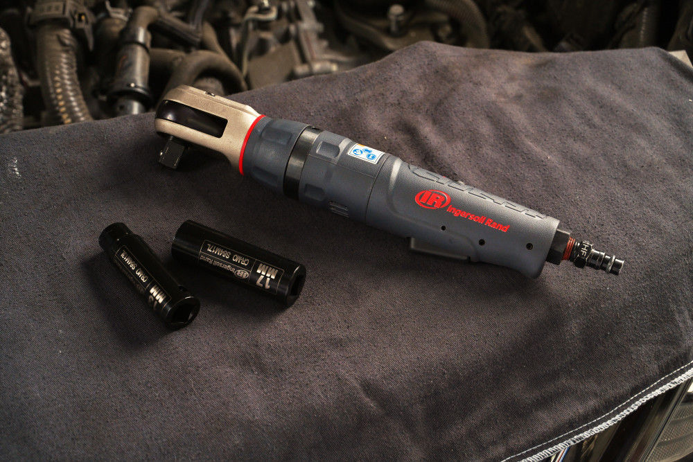 Ingersoll Rand 3/8 In. Drive Air Ratchet 30 Ft-Lb of Max Torque 300 RPM Free Speed, large image number 3