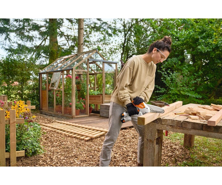 Stihl 10.8V 2.6Ah Battery-Powered Cordless Garden Pruner Kit, large image number 5
