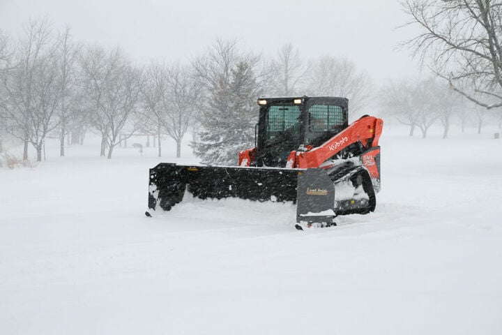 Land Pride SSP25 Series 10 Ft. Snow Pusher for Kubota 50-80HP Loader, large image number 10