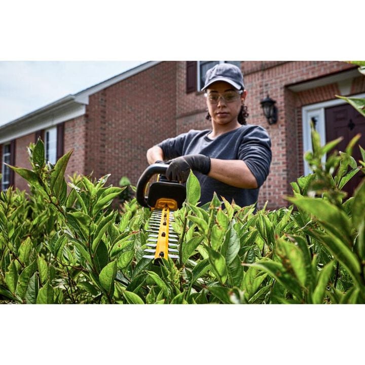 DEWALT 60V MAX Hedge Trimmer 26in Brushless Cordless Kit, large image number 11