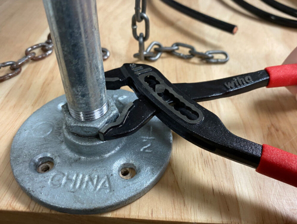 Wiha 7in Classic Grip V-Jaw Tongue and Groove Pliers, large image number 2