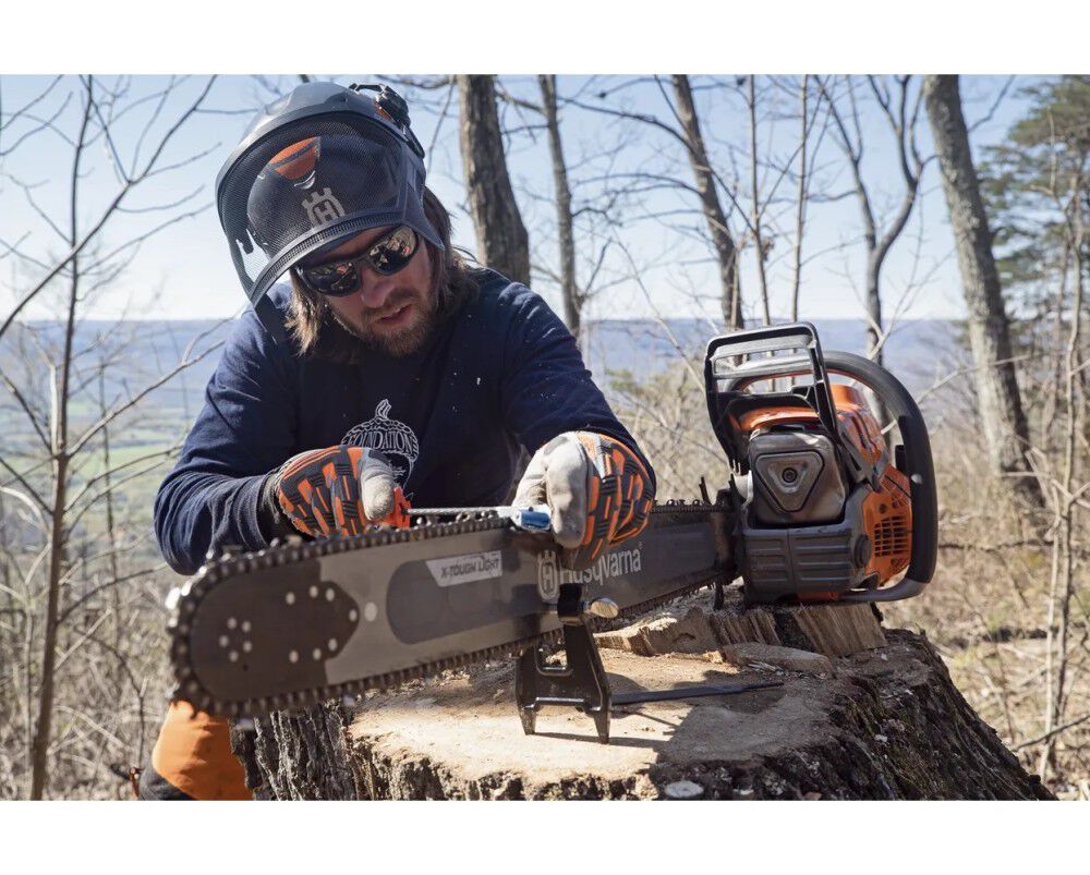 Husqvarna 592 XP G 28 Inch and C83Chain 7.6HP Gas-Powered Lightweight Chainsaw, large image number 10