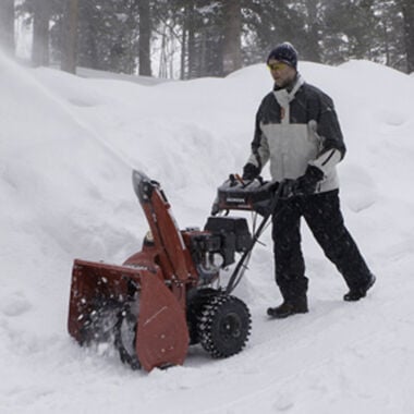Honda 7HP 24In Two Stage Wheel Drive Snow Blower, large image number 2
