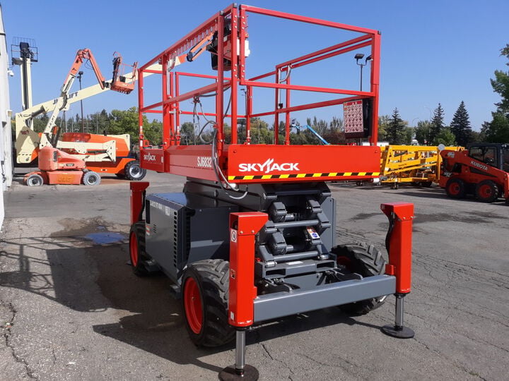 Skyjack Scissor Lift 32' Maximum Platform Height 68in Width Rough Terrain, large image number 9