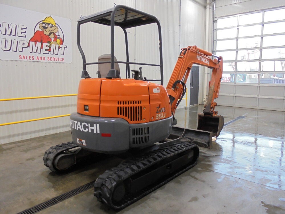 Hitachi ZX35U 29.9HP Open Canopy Mini Excavator - Used 2005 Hitachi ZX35U 29.9HP Open Canopy Mini Excavator - Used 2005