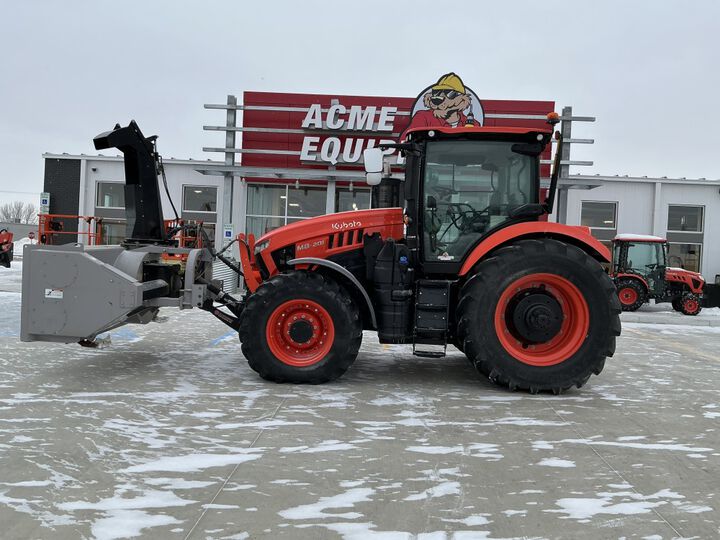 Kubota M8-201 Row Crop Tractor with Front Mount Snowblower Used 2019, large image number 5