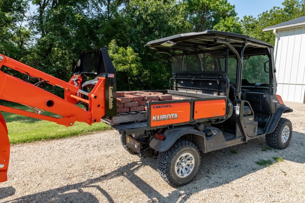 Land Pride 42in Universal Quick Attach Pallet Forks - 2100 lbs 