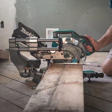 Makita 40V max XGT Miter Saw 8 1/2in (Bare Tool), large image number 2