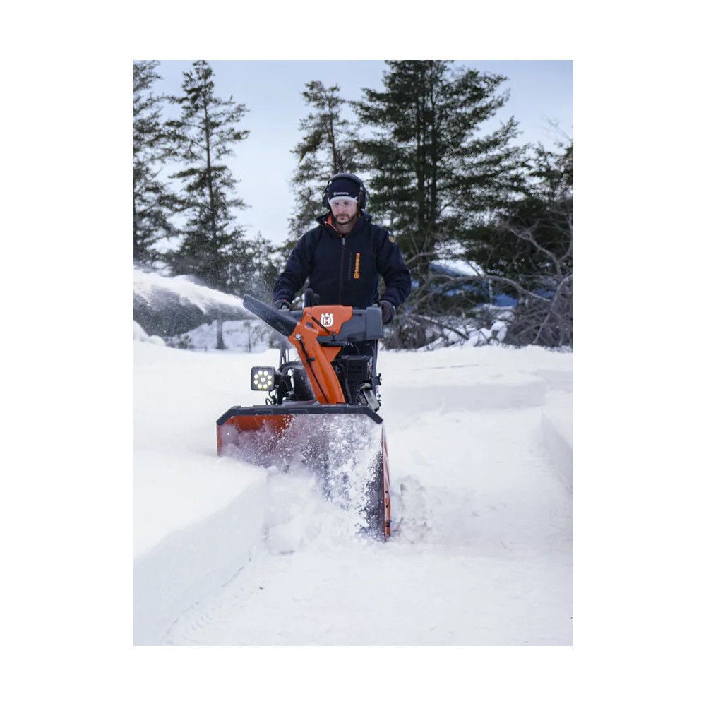 Husqvarna ST 330 Residential Snow Blower 30in 369cc, large image number 7
